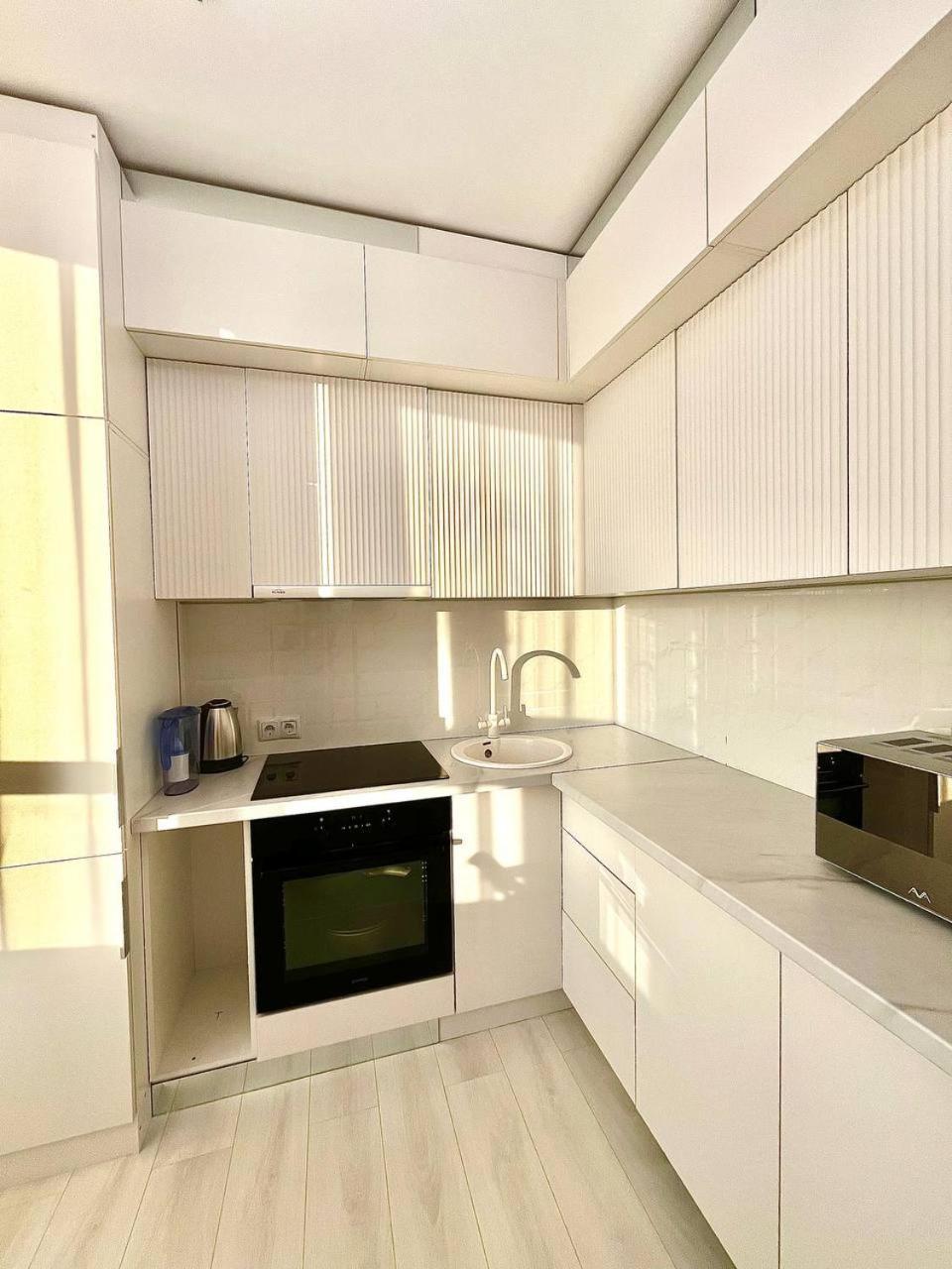 Apartment Only Sun 1 *