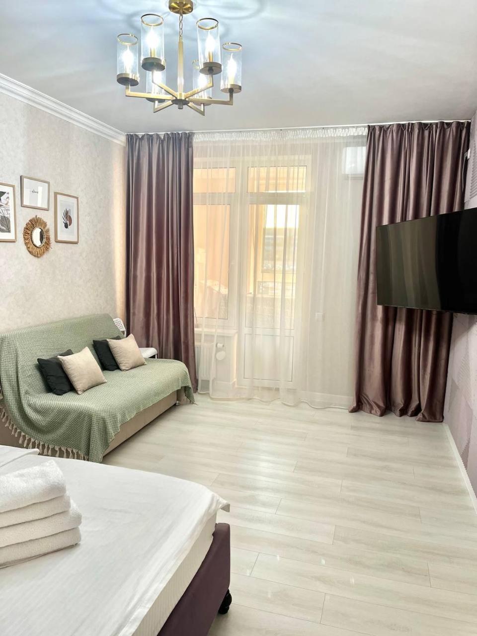 Apartment Only Sun 1